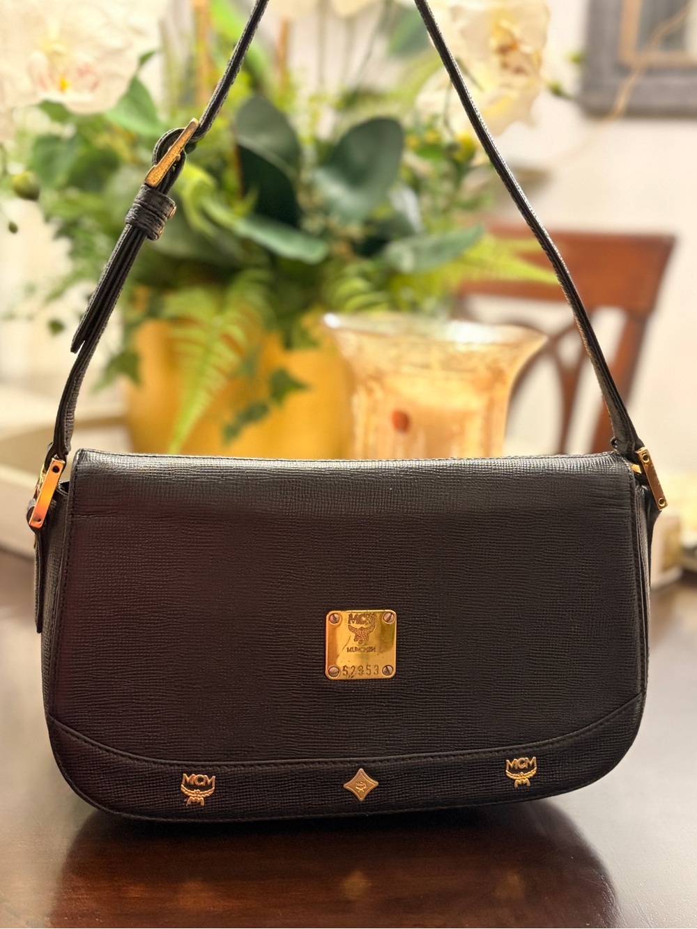 Vintage MCM München Black
Pebbled Leather Gold Stud
Shoulder Bag
